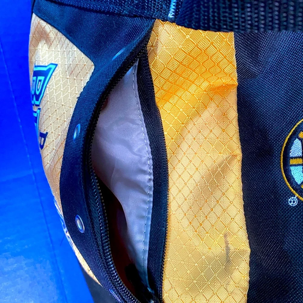 NHL BOSTON BRUINS Hockey Rolling Duffel Bag/ Carry On, 22”Lx11.5”Wx13”H